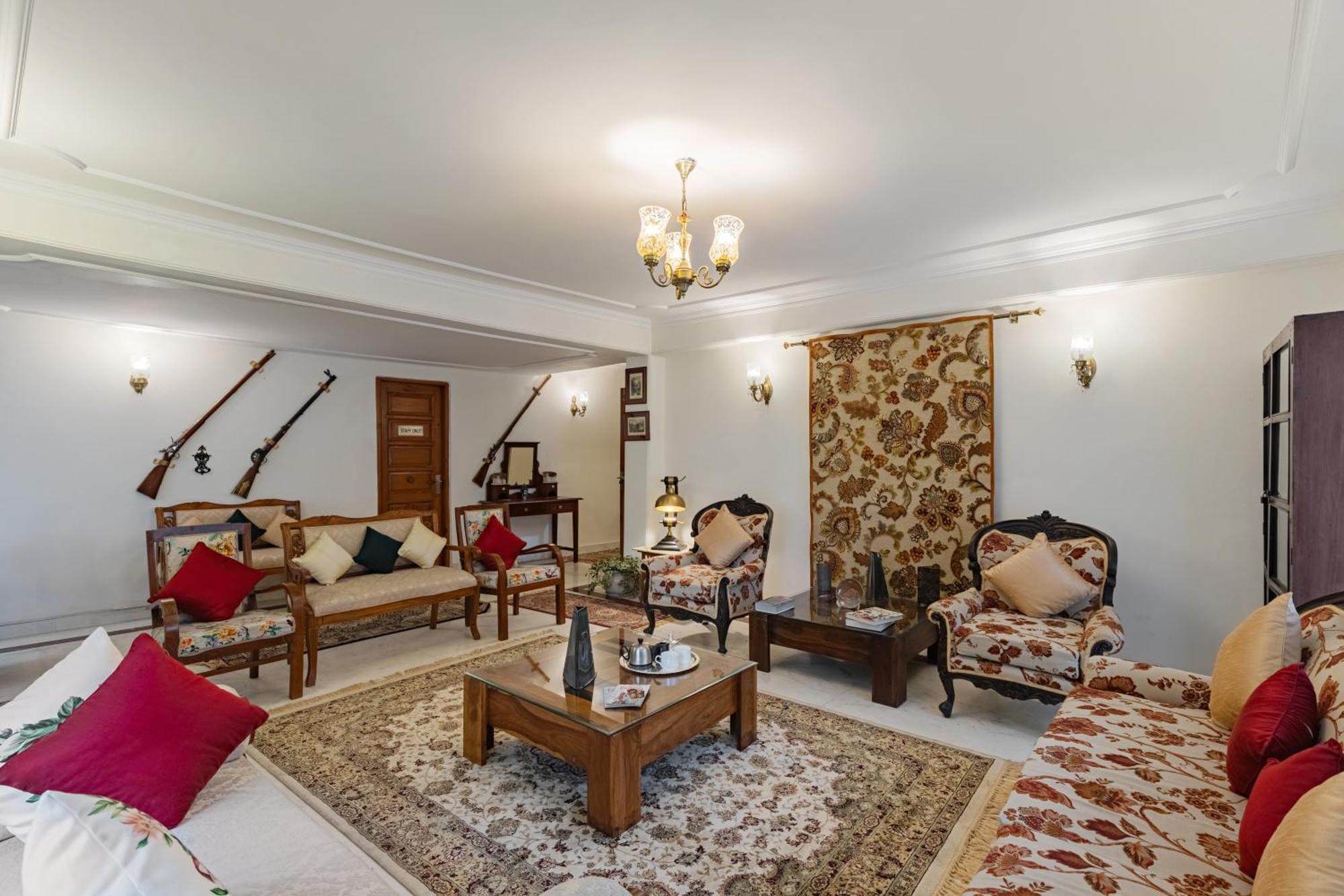 Alaya Stays Meridian Oak, Shimla Zewnętrze zdjęcie